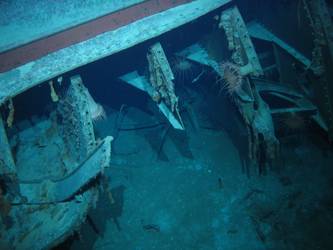 Large piece of hull section on seabed